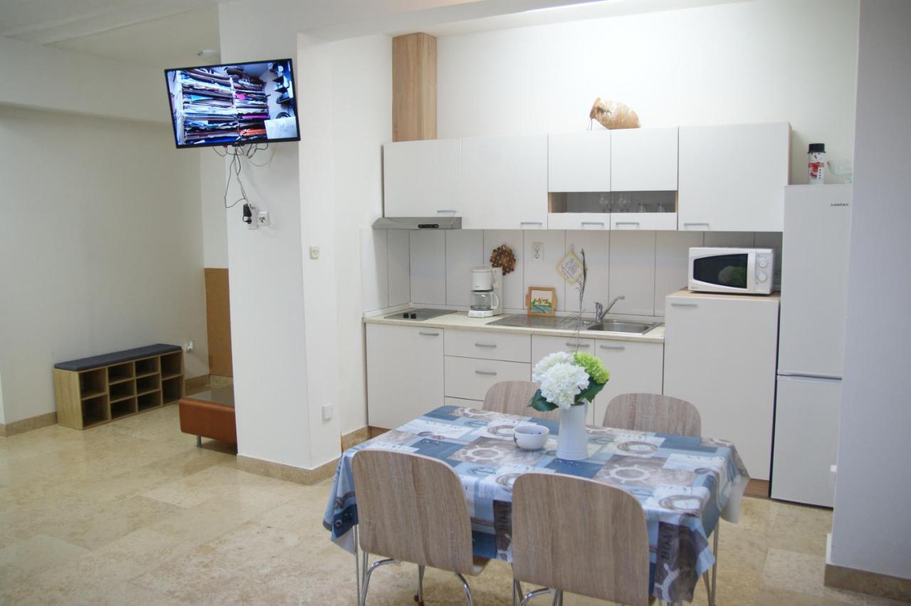 Apartman Ivana Pula Exterior photo